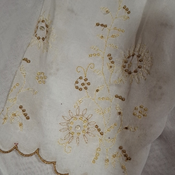 JH Collectibles White Blouse with Gold Embroidery - Picture 5 of 8